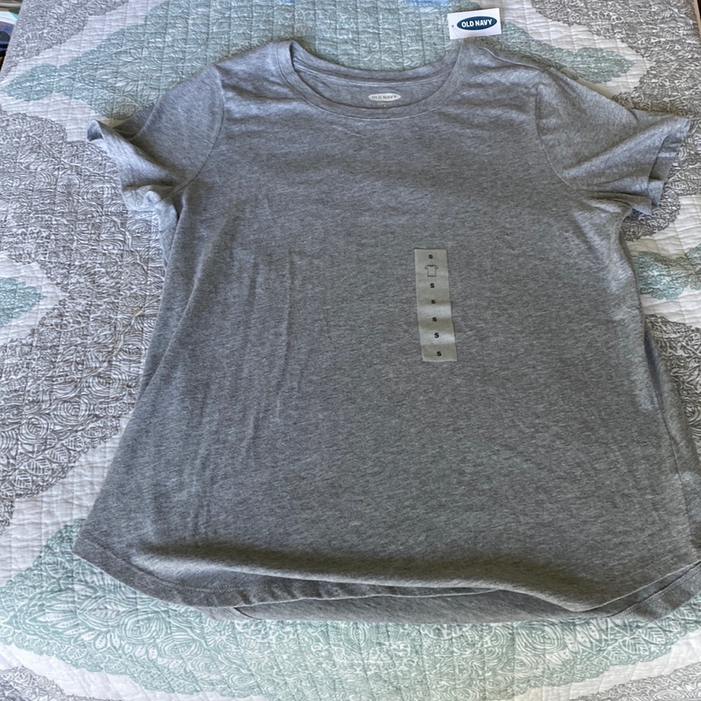 Gray old navy shirt